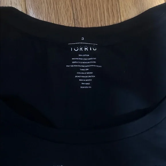 Torrid Black Tee with Skull and Rose Heart Design - Picture 2 of 3